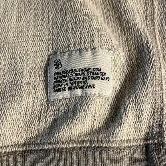 The Legends League- Men’s large heather gray sweater - Picture 2 of 3